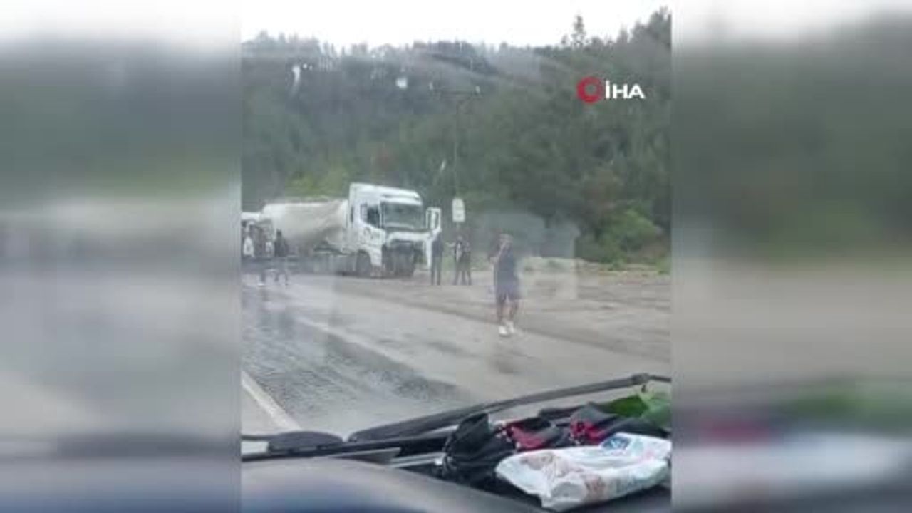 Antalya-Isparta karayolunda minibüs ile beton mikseri çarpıştı: 7 tarım işçisi hayatını kaybetti