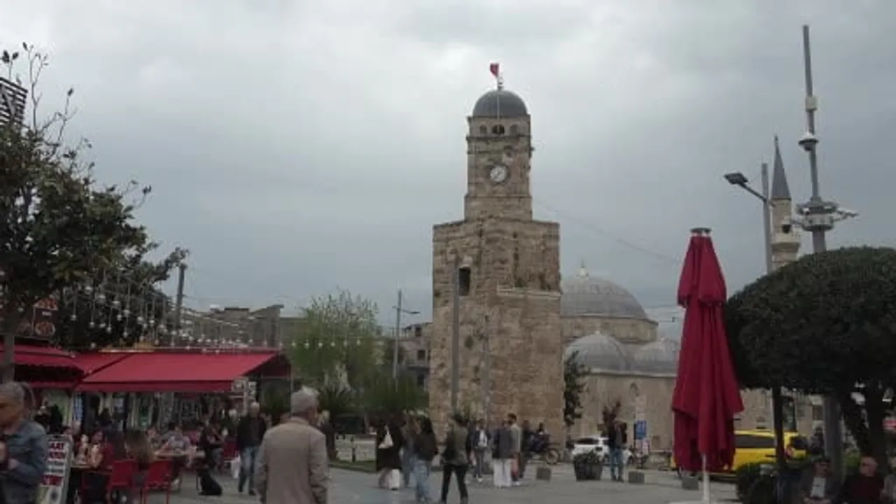 Antalya Saat Kulesi’nde saatler tekrar durdu: Restorasyon ve enerji sorunu öne çıktı