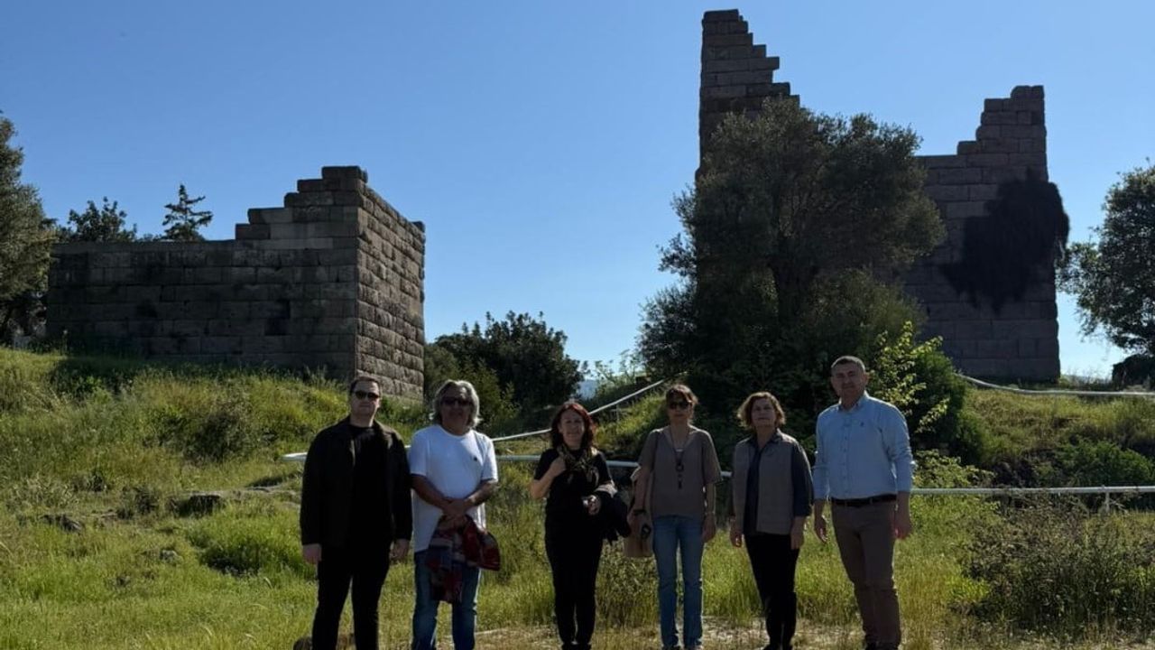 Antik Halikarnassos Surları'nda Kapsamlı Bahar Temizliği Başladı