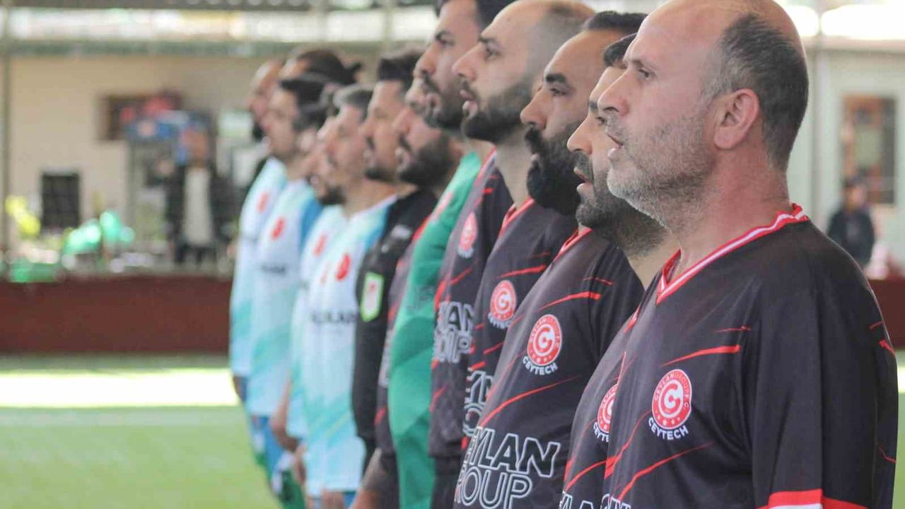 AOSB 12. Geleneksel Futbol Turnuvası'nda Üçüncü Hafta: Rekabet ve Aile Katkısı Öne Çıktı