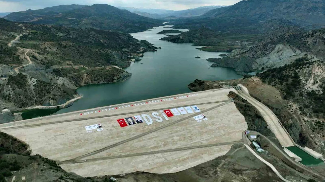 Arabanlı çiftçiler Çetintepe Barajı'nın 709 bin dekarlık alanı sulayacağı günü bekliyor