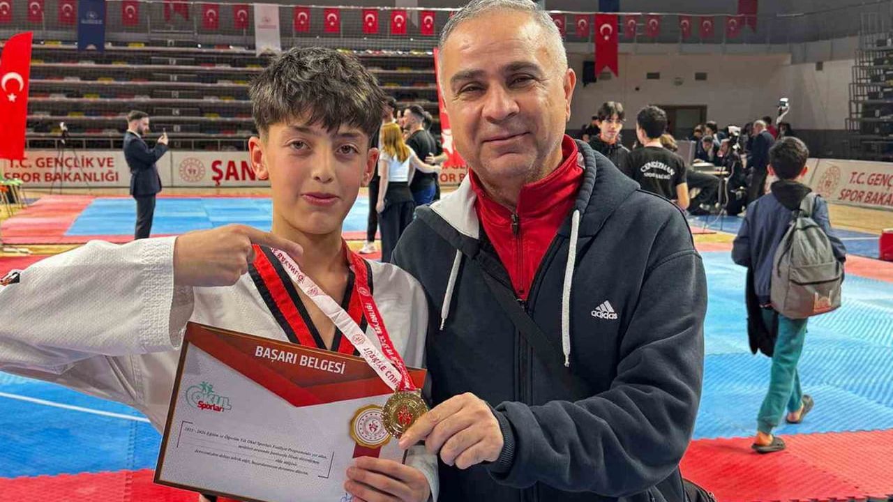 Arabanlı Taekwondocu Ahmet Öztürk, 2025-2026 Yıldızlar Grup Müsabakalarında Şampiyon Oldu