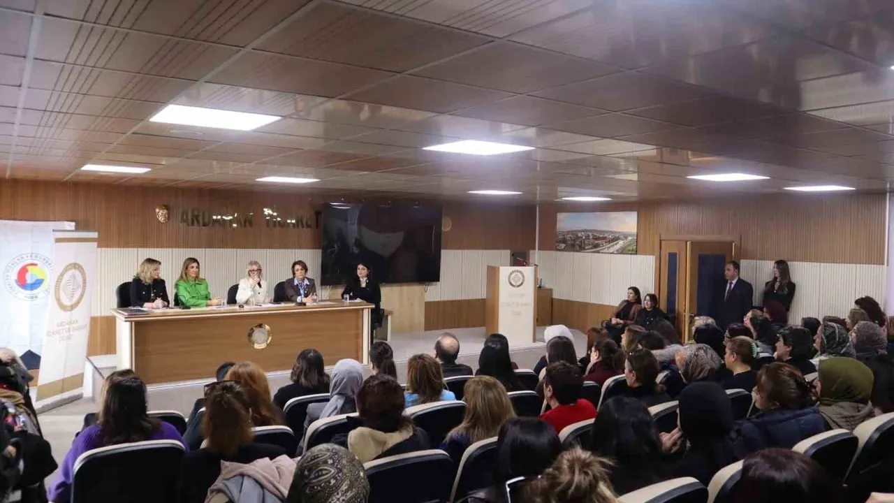 Ardahan’da Kadın Girişimciliği Zirvesi: Eğitim, Deneyim Paylaşımı ve İş Birliği