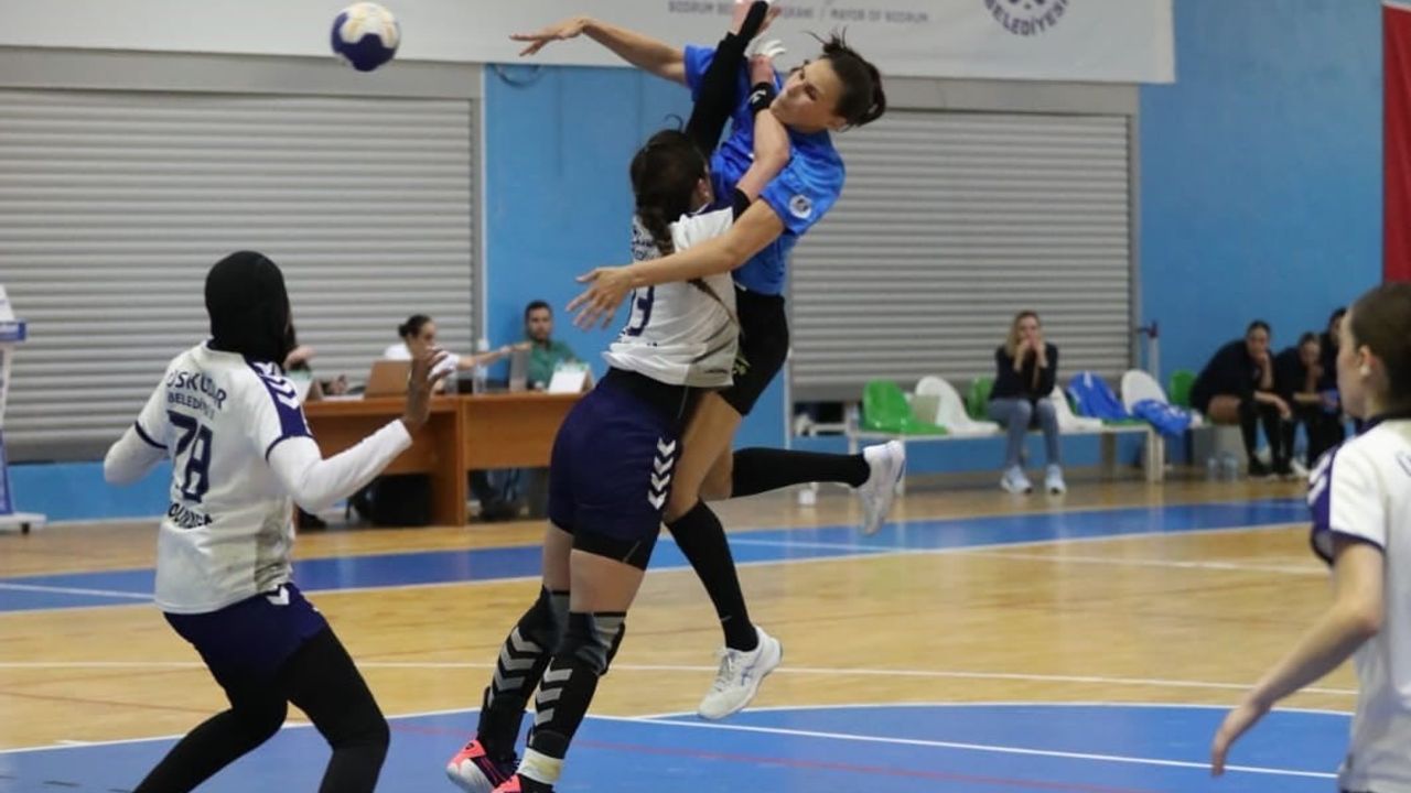 Armada Praxis Yalıkavakspor, Üsküdar Belediyesi'ni 25-19 mağlup etti