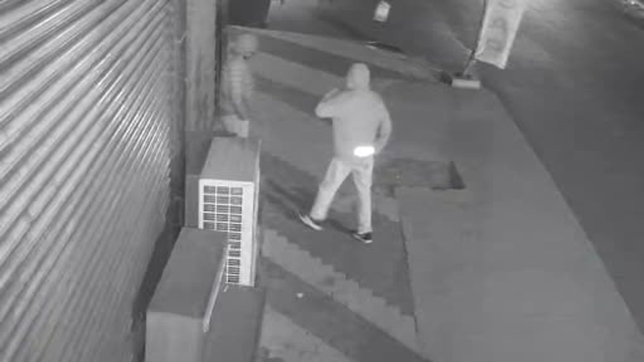 Arnavutköy'de kasap önündeki dondurma dolabından ürün alınması: 3 çocuk Çocuk Büro Amirliği'ne teslim edildi