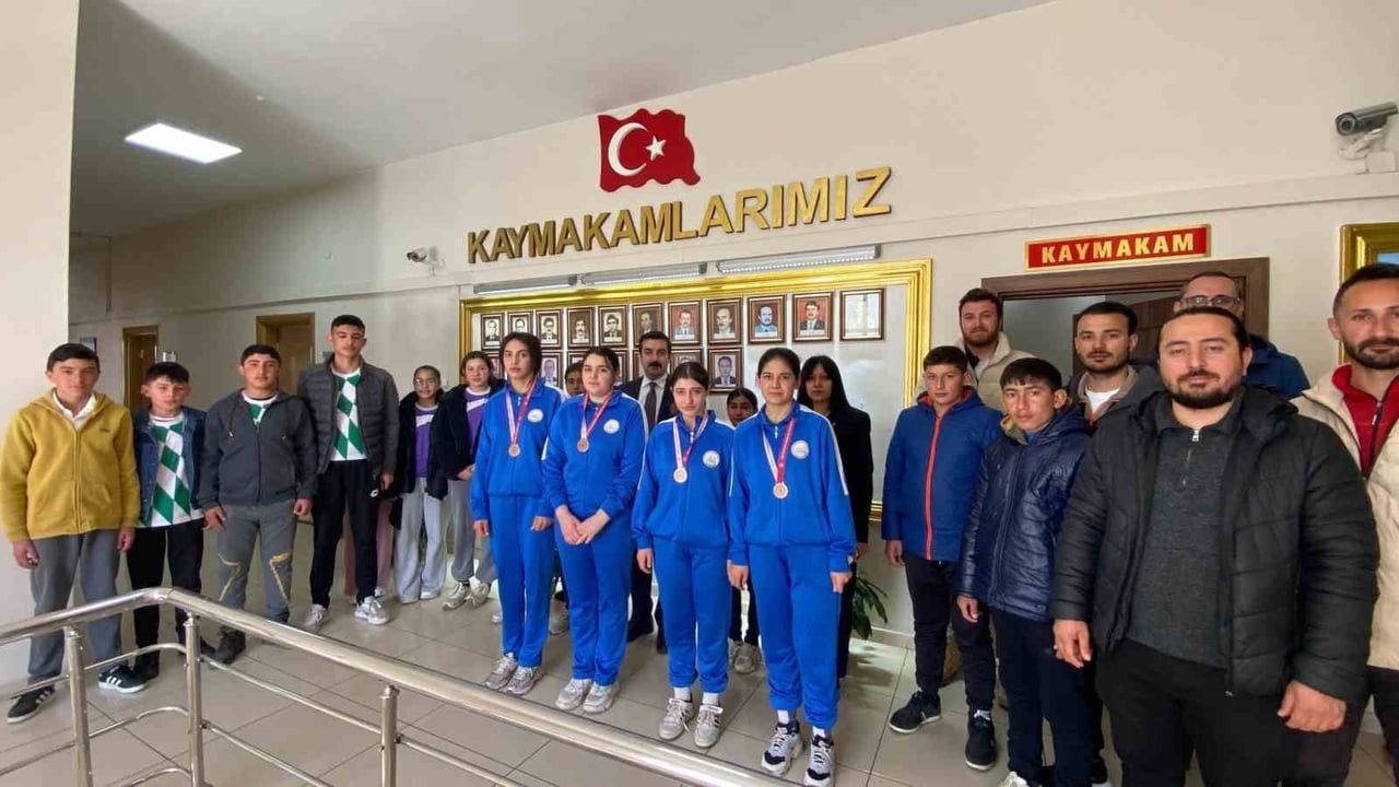 Arpaçaylı Öğrenciler Bölge Başarılarıyla İl Gururu Oldu