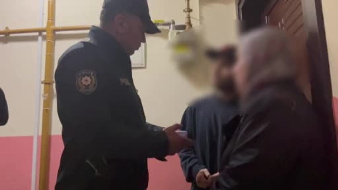 Avcılar’da aileye ait dairelerde çöp temizliği: 3 kamyon atık çıkarıldı