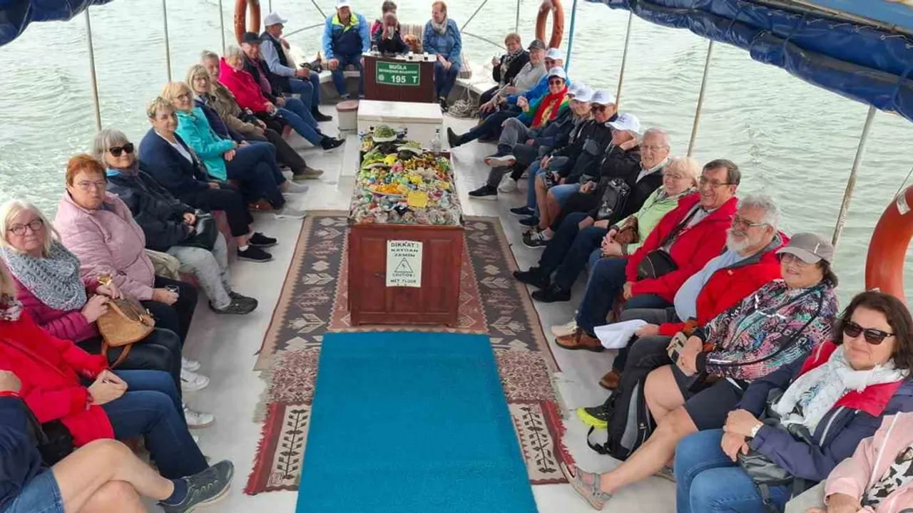 Avusturya’dan Gelen İlk Kafile Marmaris’e Ulaştı — 3.500 'Golden Age' Turist İçin Bahar Programı Başladı