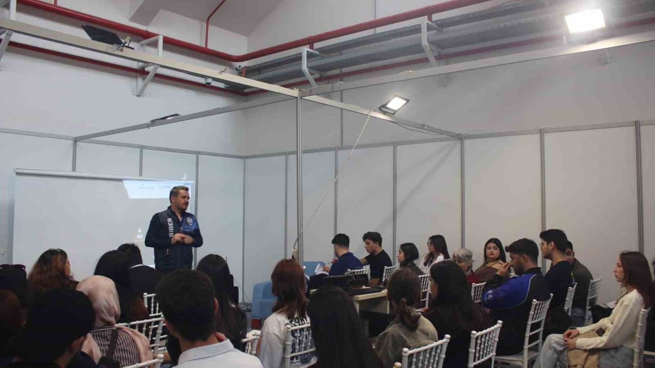 Aydın’da EGEKAF'26 kapsamında Öğrencilere Siber Güvenlik Eğitimi