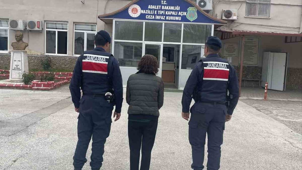 Aydın’da jandarma, Efeler ve Nazilli’de aranan 2 hükümlüyü yakaladı
