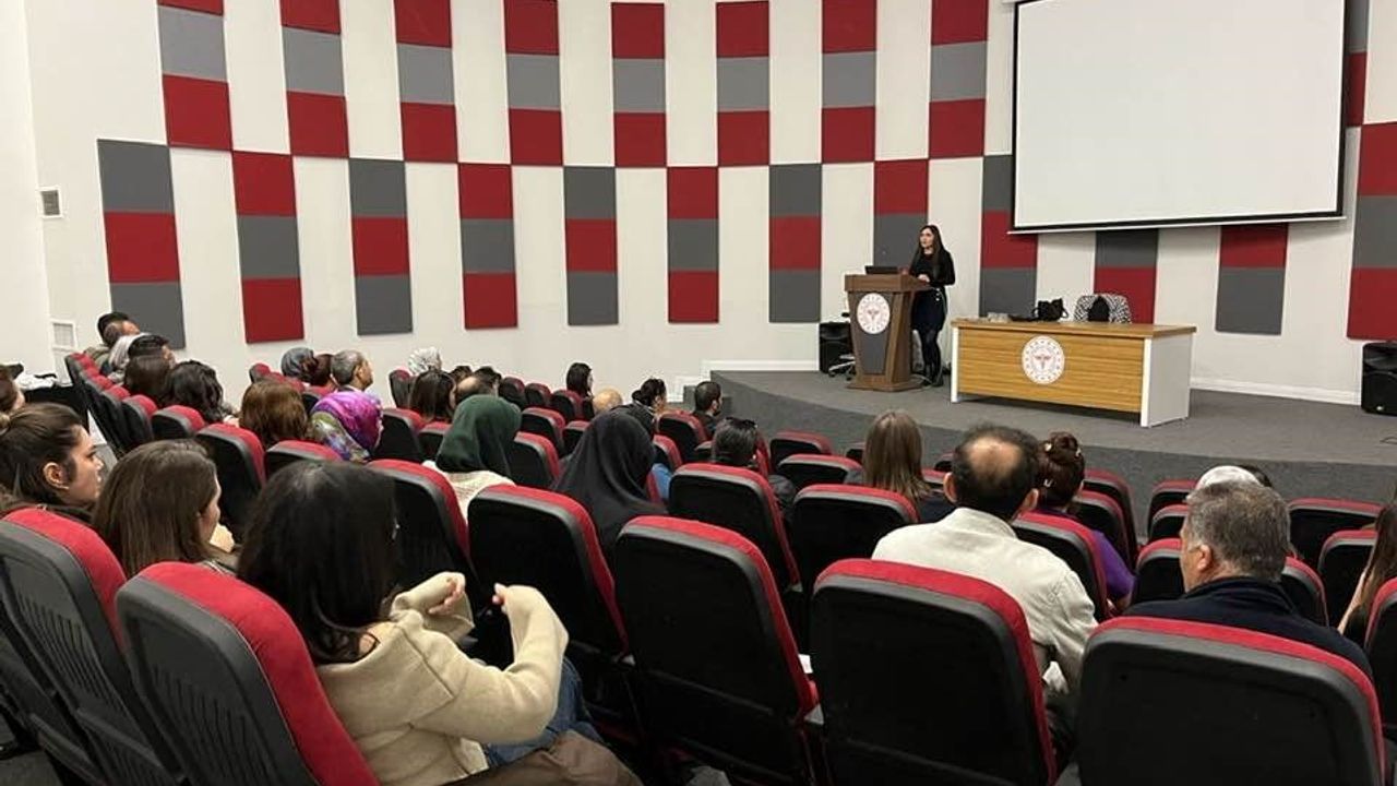 Aydın'da koruyucu aile ve evlat edinme bilgilendirmeleri sürüyor