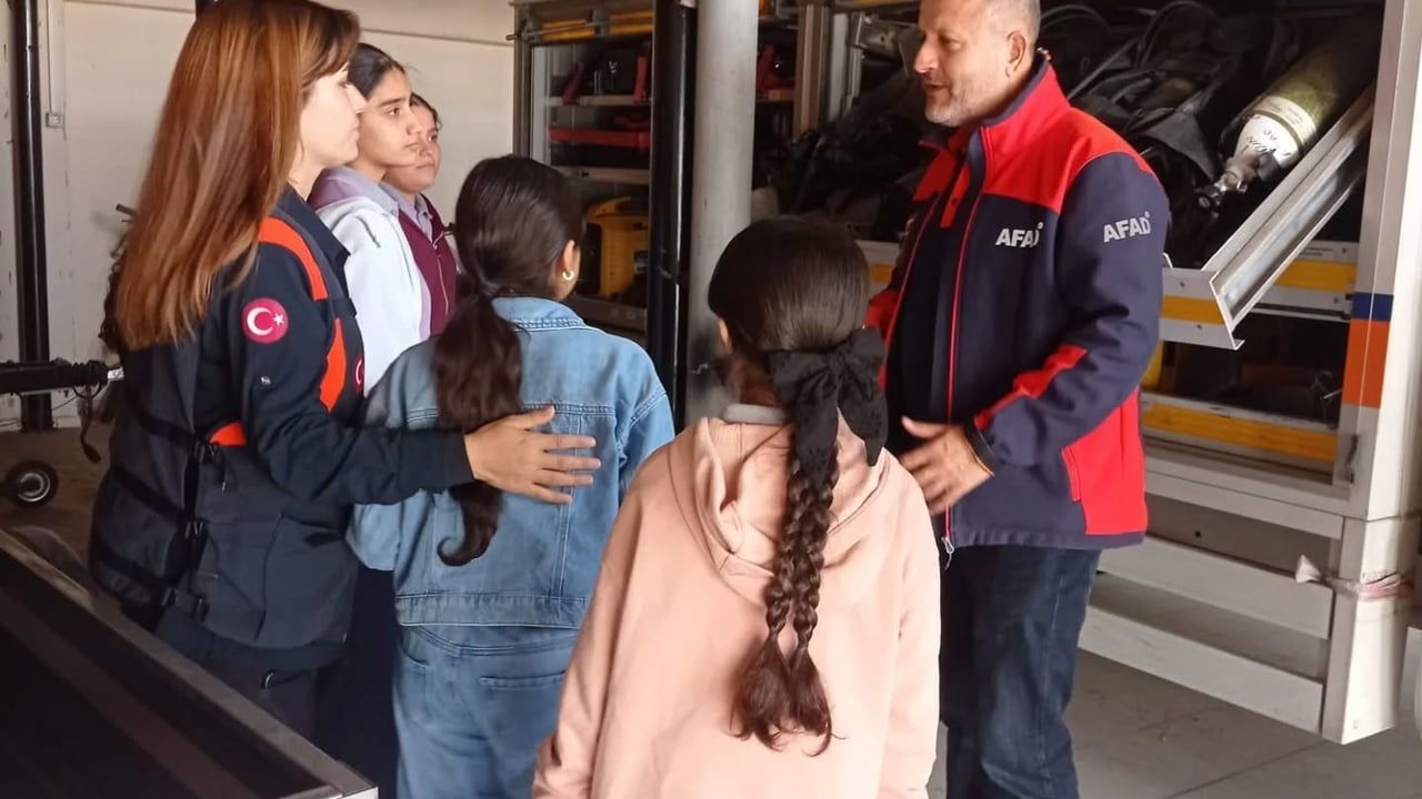 Aydın’da Osman Yozgatlı Ortaokulu öğrencilerine AFAD tarafından afet farkındalığı eğitimi