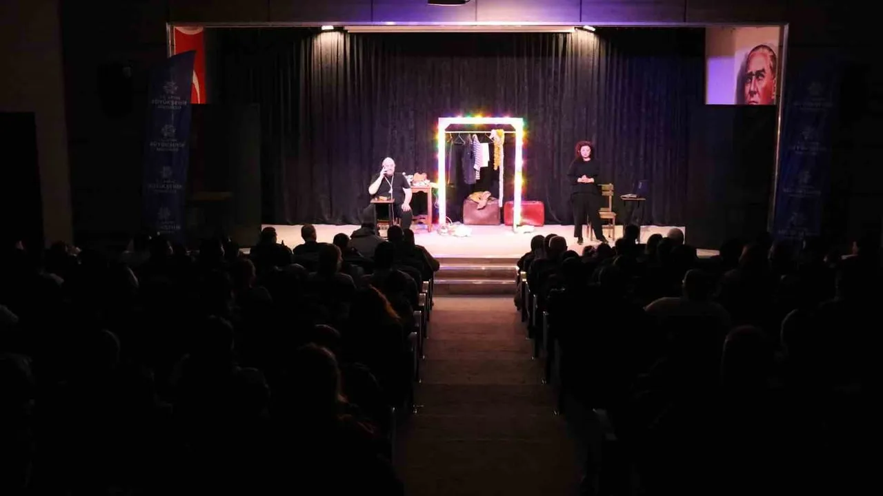 Aydın Kültür ve Sanat Şenliği İlçelerde Tiyatro ve Çocuk Oyunlarıyla Devam Ediyor