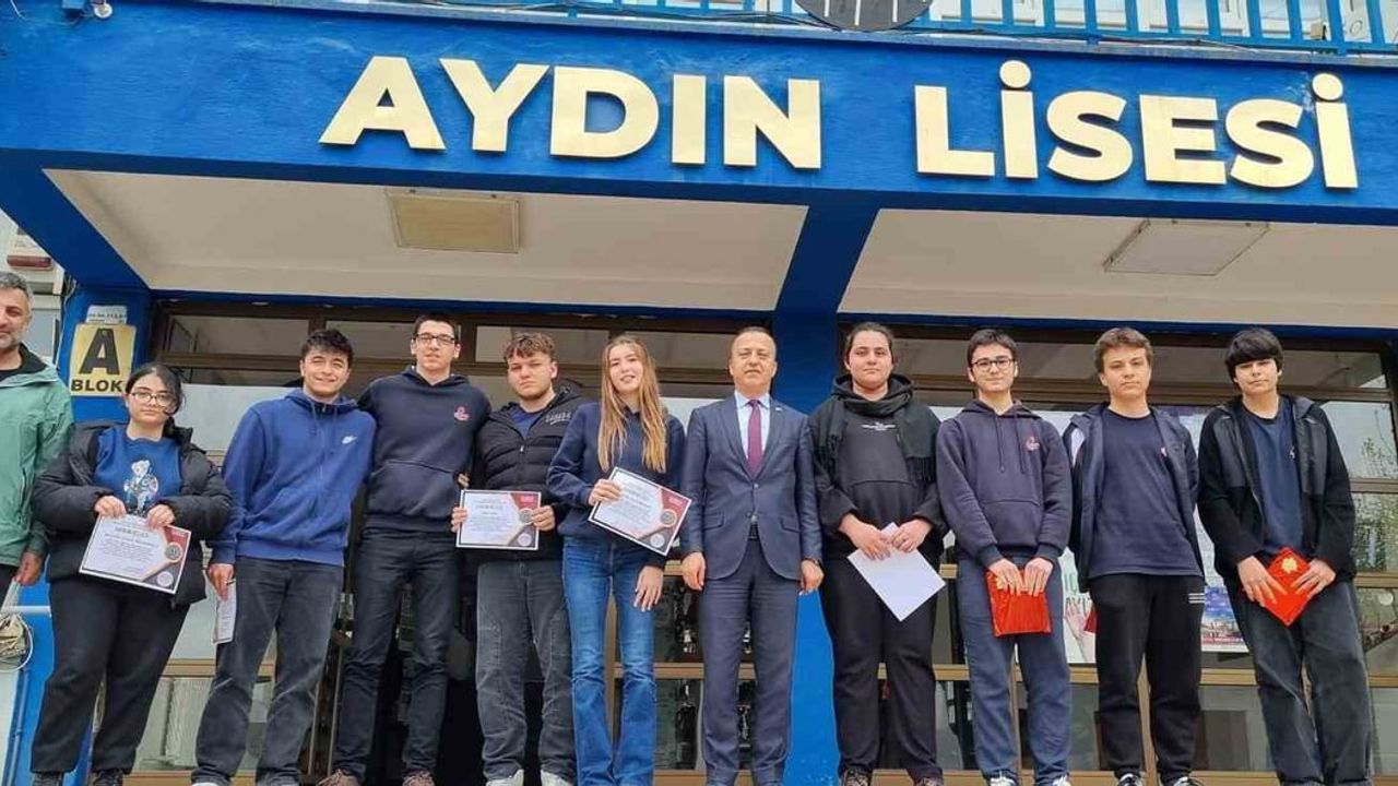 Aydın Lisesi öğrencileri akademik, sanatsal ve sosyal alanda derecelerle öne çıktı