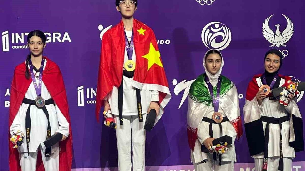 Aydınlı Milli Sporcu Cansu Şeyhoğlu Dünya Gençler Taekwondo Şampiyonası'nda Gümüş Madalya Kazandı