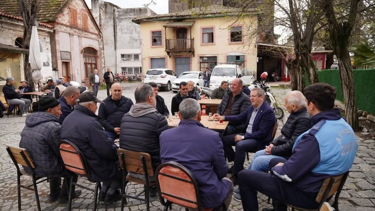 Ayvalık Belediye Başkanı Mesut Ergin, Altınova Mahallesi’nde esnaf ve vatandaşlarla buluştu