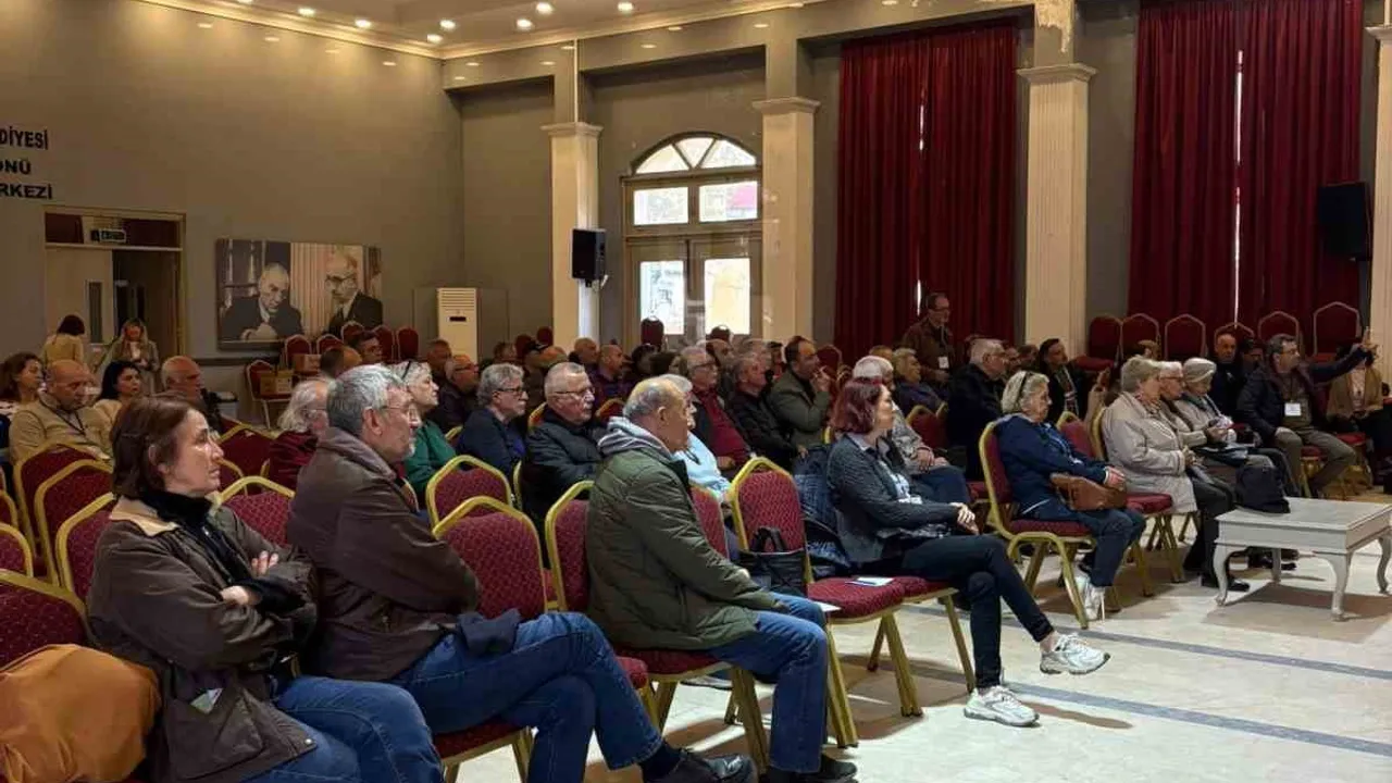 Ayvalık’ta 300 milyon TL’lik yeni nesil yat limanı ve çekek yeri projesi tanıtıldı