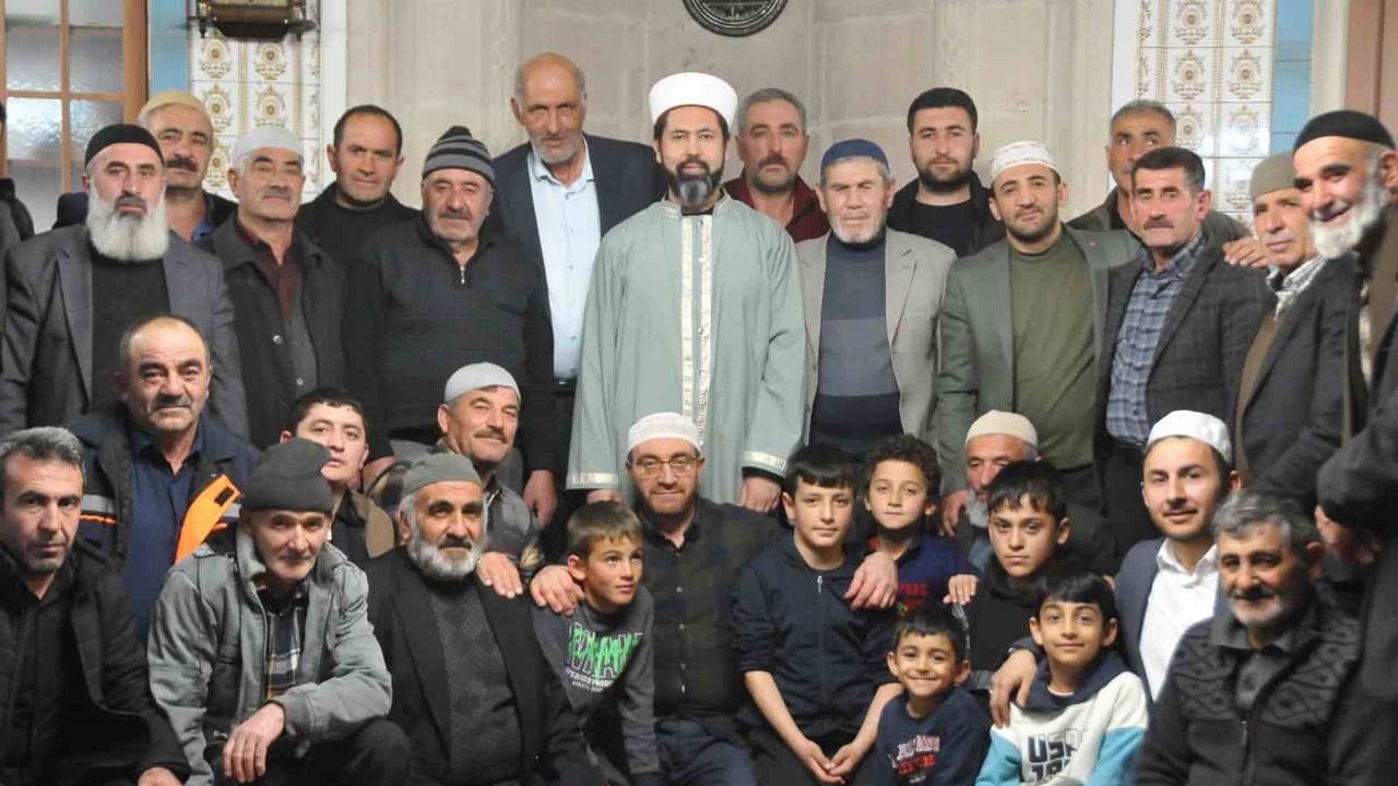 Aziziye'de Söğütlü Mahallesi'nde Cami Aile Buluşması — Aile ve Gençlik Ön Planda
