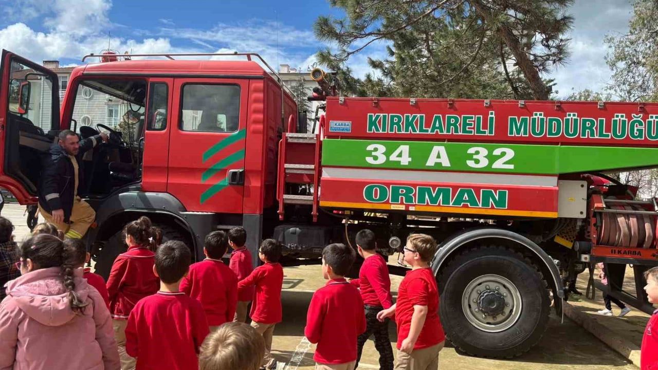 Babaeski’de Cumhuriyet İlkokulu’nda ‘Ormanı Sevdirme ve Yangınla Mücadele’ eğitimi verildi