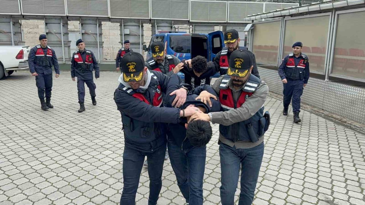 Bafra'da TikTok canlı yayınıyla PKK/KCK propagandası iddiası: 2 inşaat işçisi adliyeye sevk edildi