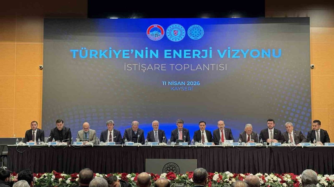Bakan Bayraktar: Bu yıl sonunda Akkuyu’dan ilk elektrik üretilecek — Türkiye'nin Enerji Vizyonu Kayseri’de