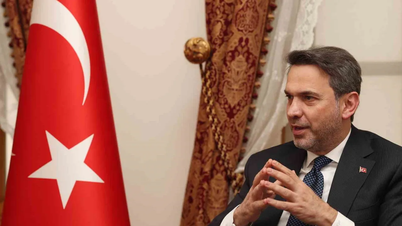 Bakan Bayraktar: Hürmüz krizi yeni enerji mimarisine ihtiyaç olduğunu gösterdi, farklı altyapı projeleri hayata geçirilmeli