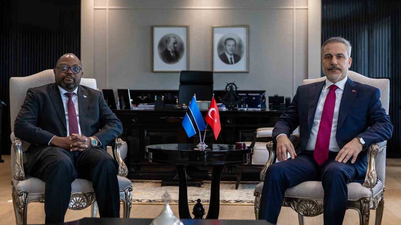 Bakan Fidan, Ankara'da Botsvana Uluslararası İlişkiler Bakanı Phenyo Butale ile Görüştü