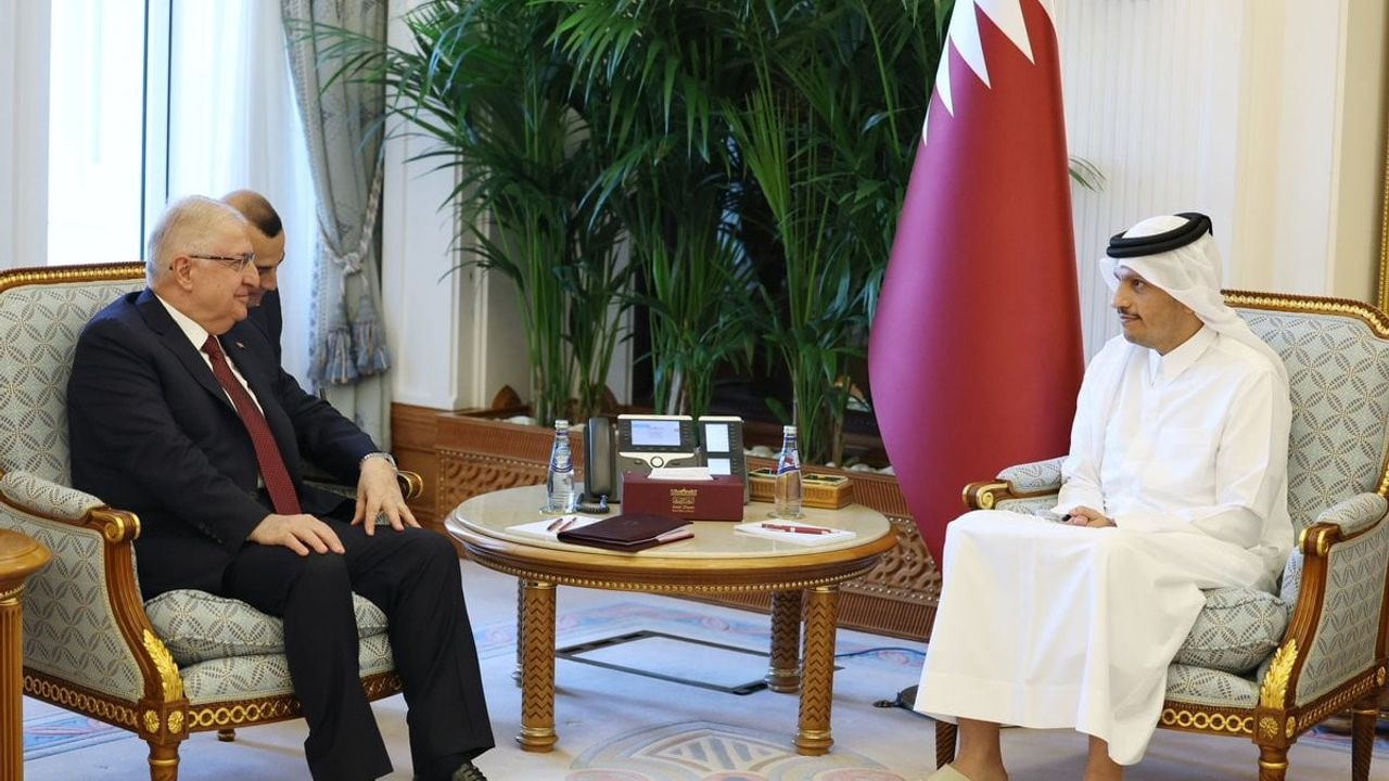 Bakan Güler Doha'da Katar Başbakanı Şeyh Muhammed bin Abdurrahman Al Thani ile Görüştü