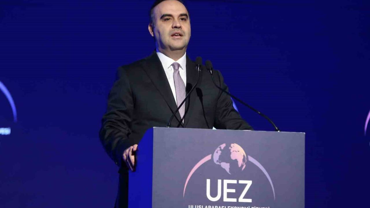 Bakan Kacır: Türkiye, eşsiz üretim ve ihracat kabiliyetiyle öne çıkıyor