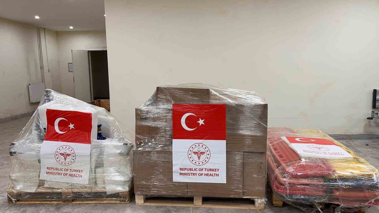 Bakan Memişoğlu: Tıbbi malzeme yüklü yardım tırları İran’a gönderildi