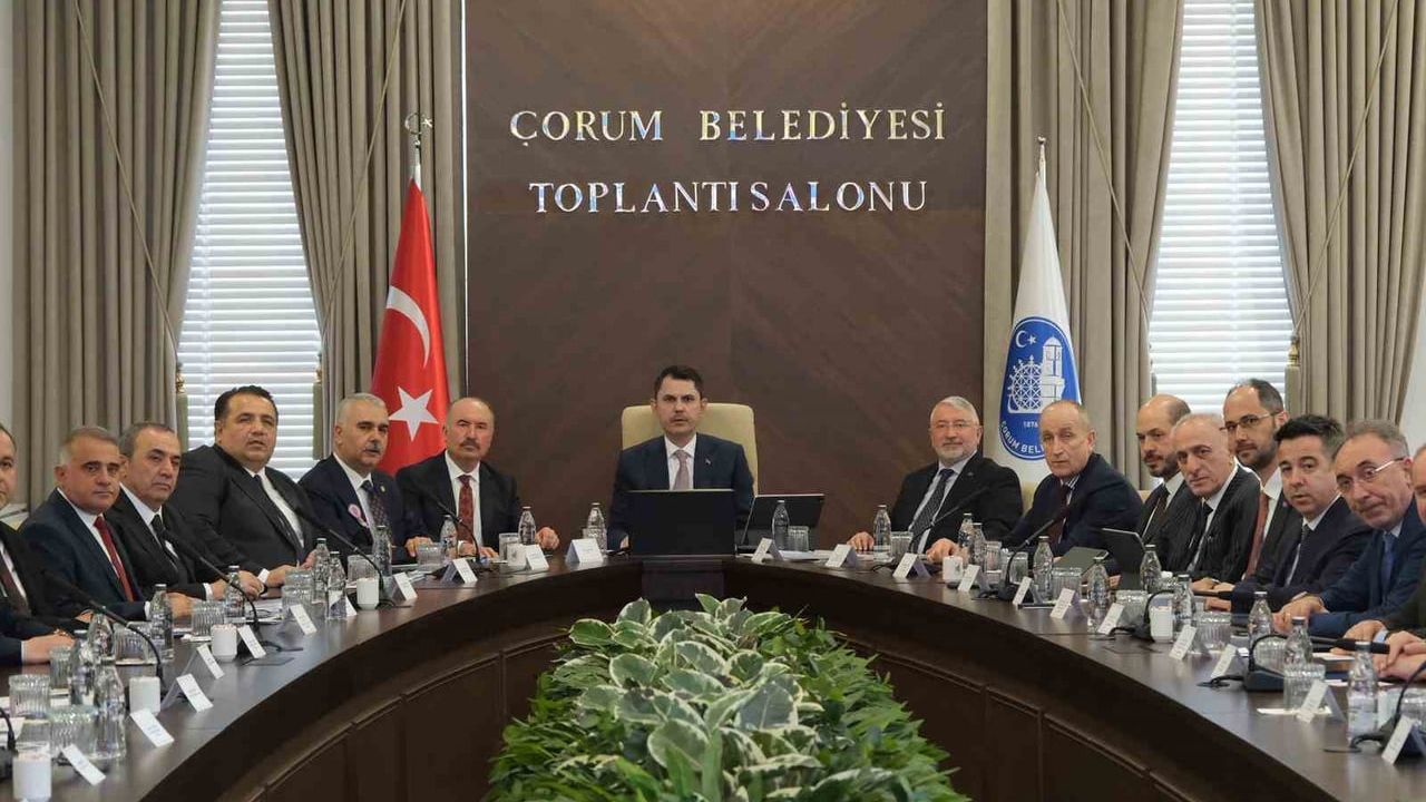 Bakan Murat Kurum Çorum Belediyesi’ni Ziyaret Etti: Projeler ve Koordinasyon Toplantısı