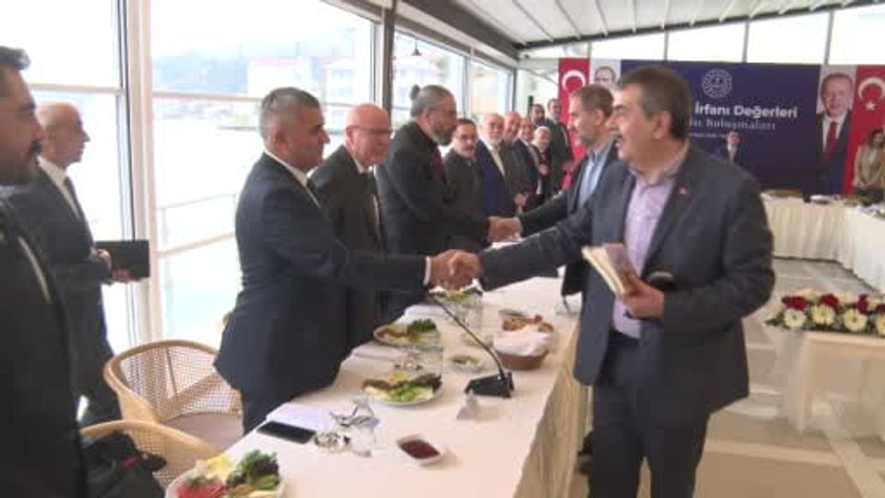 Bakan Tekin: AK Parti’nin odağında demokrasi, insan hakları ve "yasaksız Türkiye" var