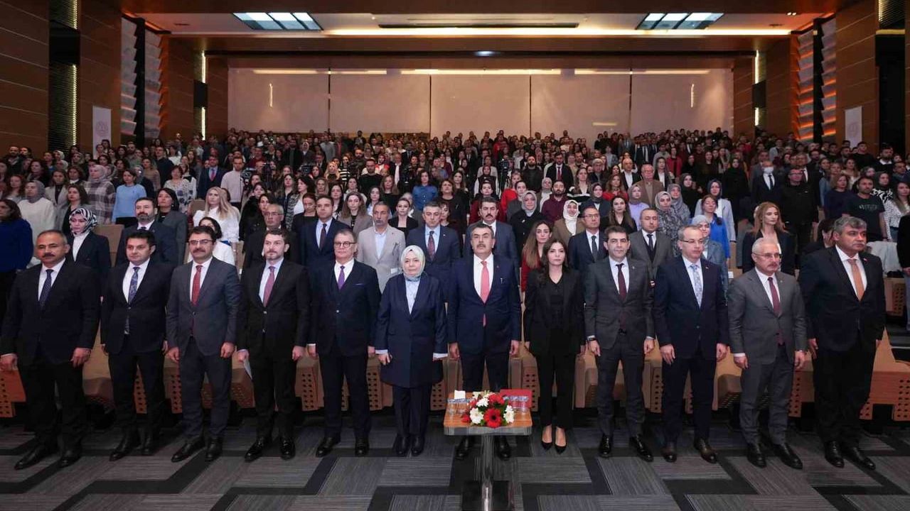 Bakan Tekin: Özel eğitimde hiçbir öğrenciyi sistemin dışında bırakmayacağız — ÖZDE platformu tanıtıldı