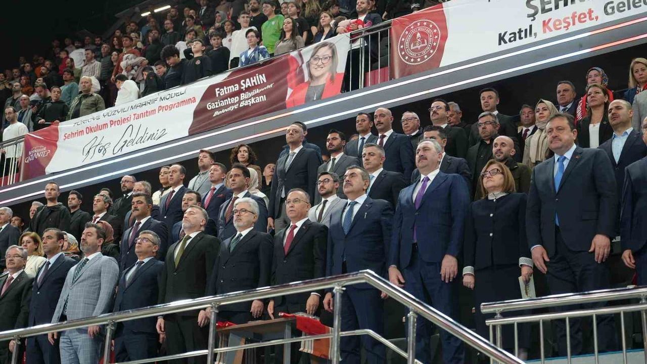 Bakan Tekin: "Türkiye’ye özgü bir model inşa ettik diye eleştiriyorlar" — 'Şehrim Okulum' tanıtıldı