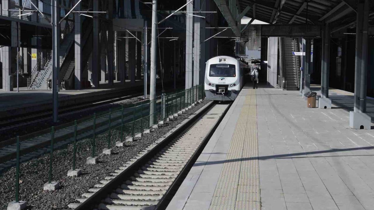 Bakan Uraloğlu: Başkentray 8 yılda 140,3 milyon yolcu taşıdı