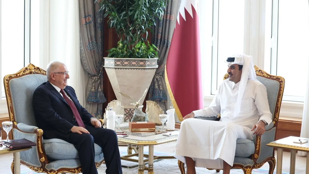Bakan Yaşar Güler Doha’da Katar Emiri Şeyh Tamim Bin Hamad Al Thani ile Görüştü