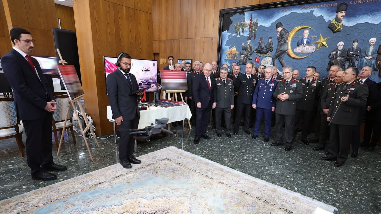 Bakan Yaşar Güler, Kara Kuvvetleri Komutanlığında Değerlendirme Toplantısına Katıldı