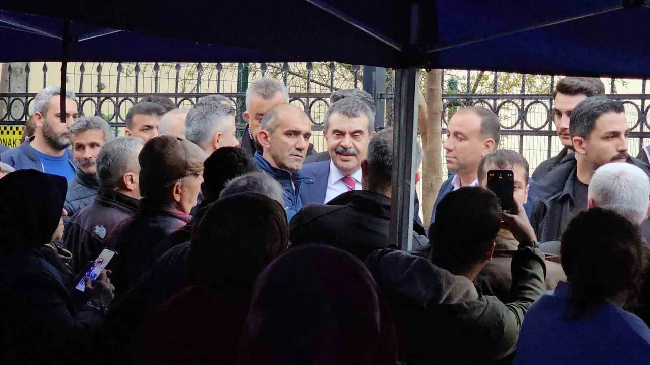 Bakan Yusuf Tekin, Nazilli’de Erzurumlular Derneği Yeni Hizmet Binası Açılışına Katıldı