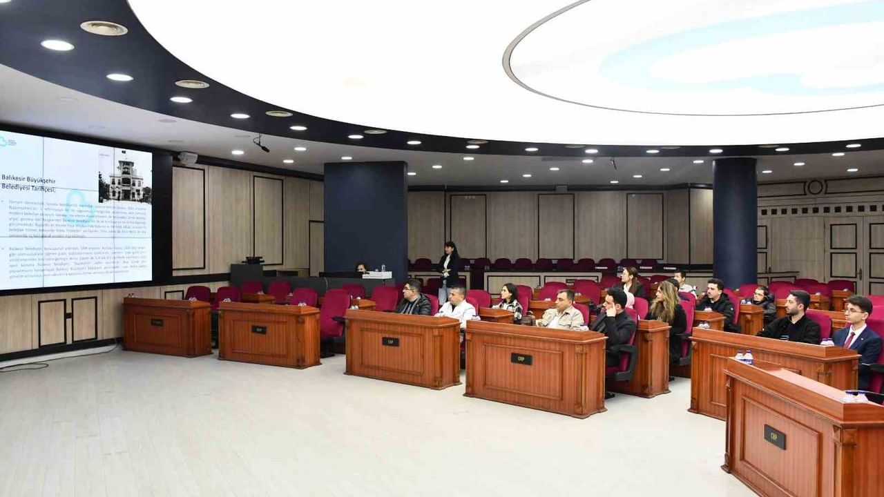 Balıkesir Büyükşehir Belediyesi istihdamda fırsat eşitliğini güçlendiriyor: E-KPSS ile 14 özel aday memur göreve başladı