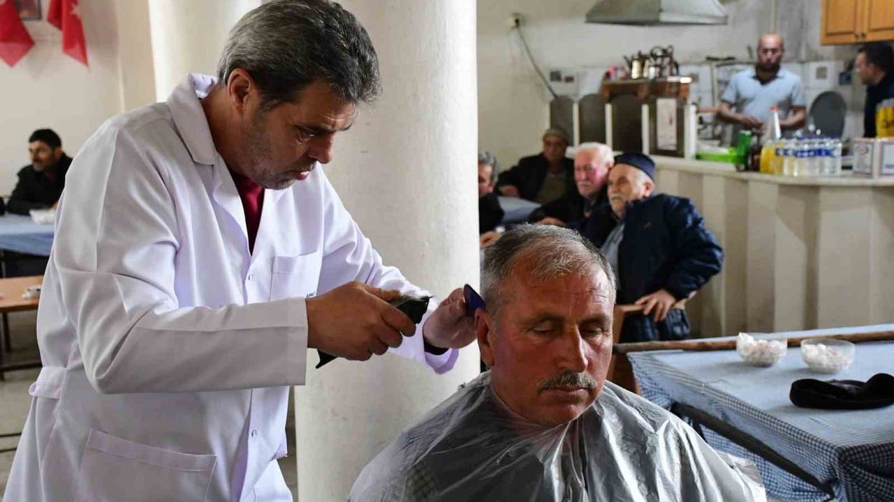 Balıkesir Büyükşehir Belediyesi, Yakın Berber ve Evde Bakım Hizmetleriyle İhtiyaç Sahiplerinin Yanında