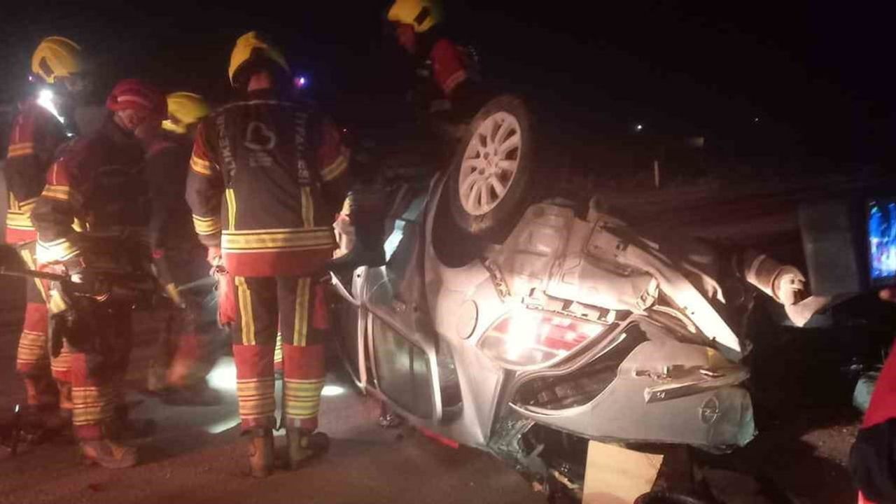 Bandırma-Çanakkale yolunda takla atan araçta 2 kişi yaralandı