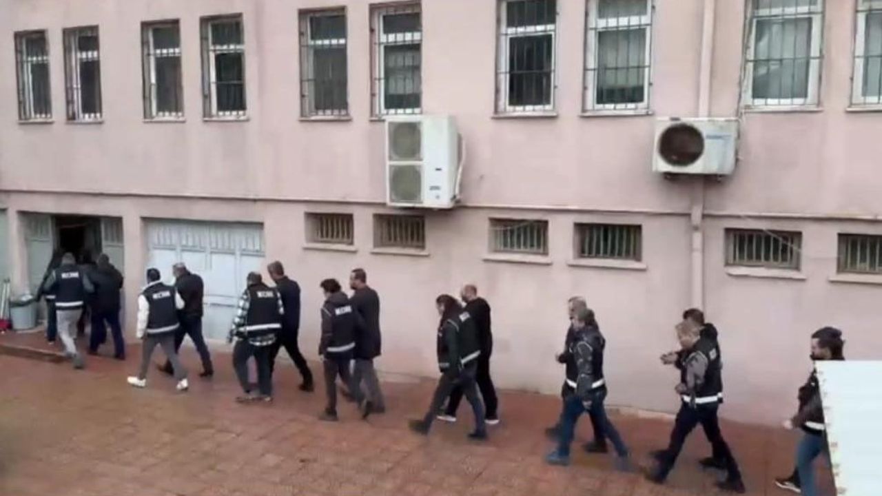 Bandırma merkezli rüşvet ve kişisel veri operasyonunda 7 kişi tutuklandı