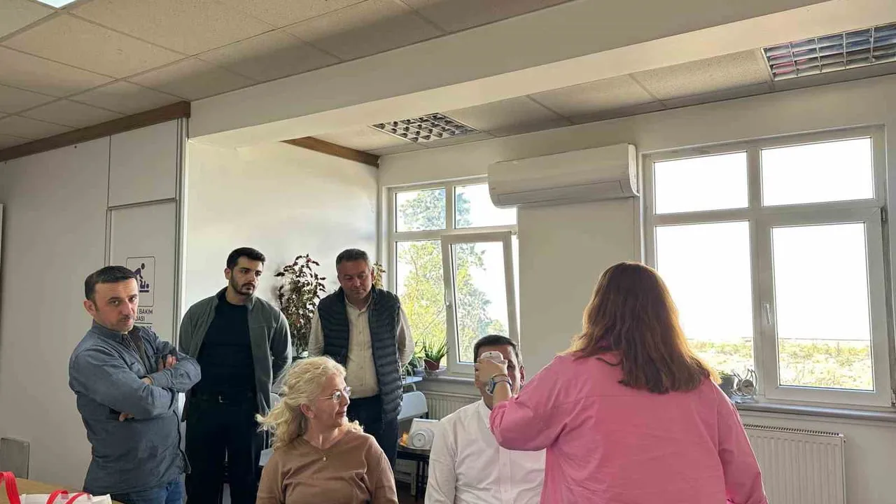 Bartın OSB'de Mobil Sigara Bırakma Polikliniğine Kadın İşçilerden Yoğun İlgi