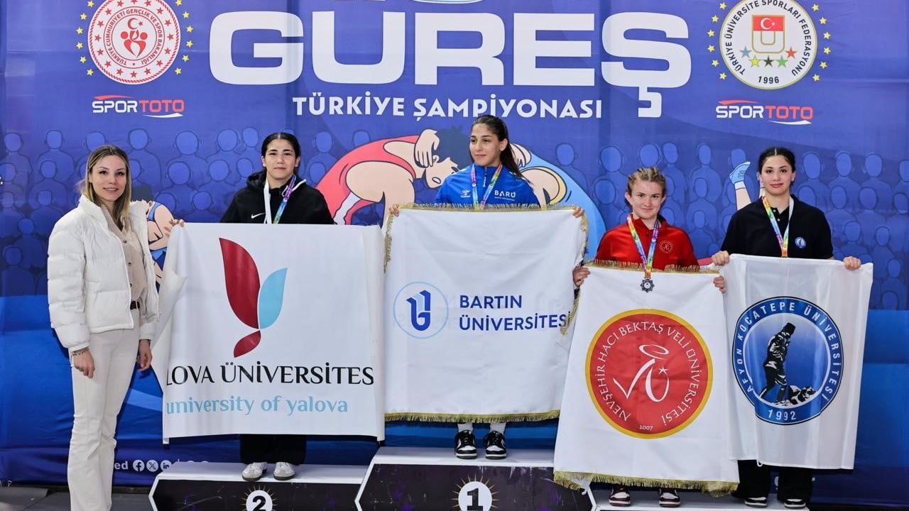 BARÜ'lü güreşçiler ÜNİLİG Yeşilay Türkiye Güreş Şampiyonası'nda 16 madalya kazandı
