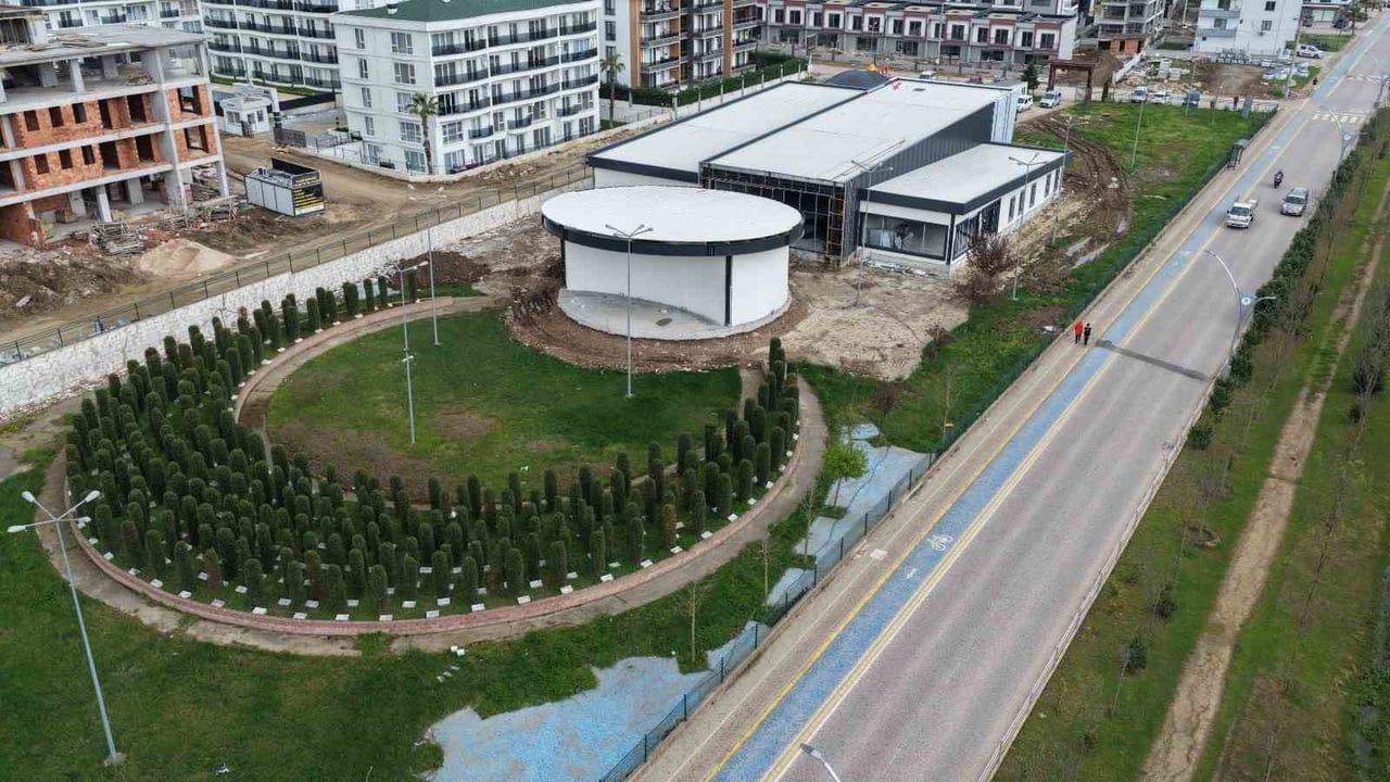 Başiskele'de 15 Temmuz Bilim Merkezi inşaatı ilerliyor