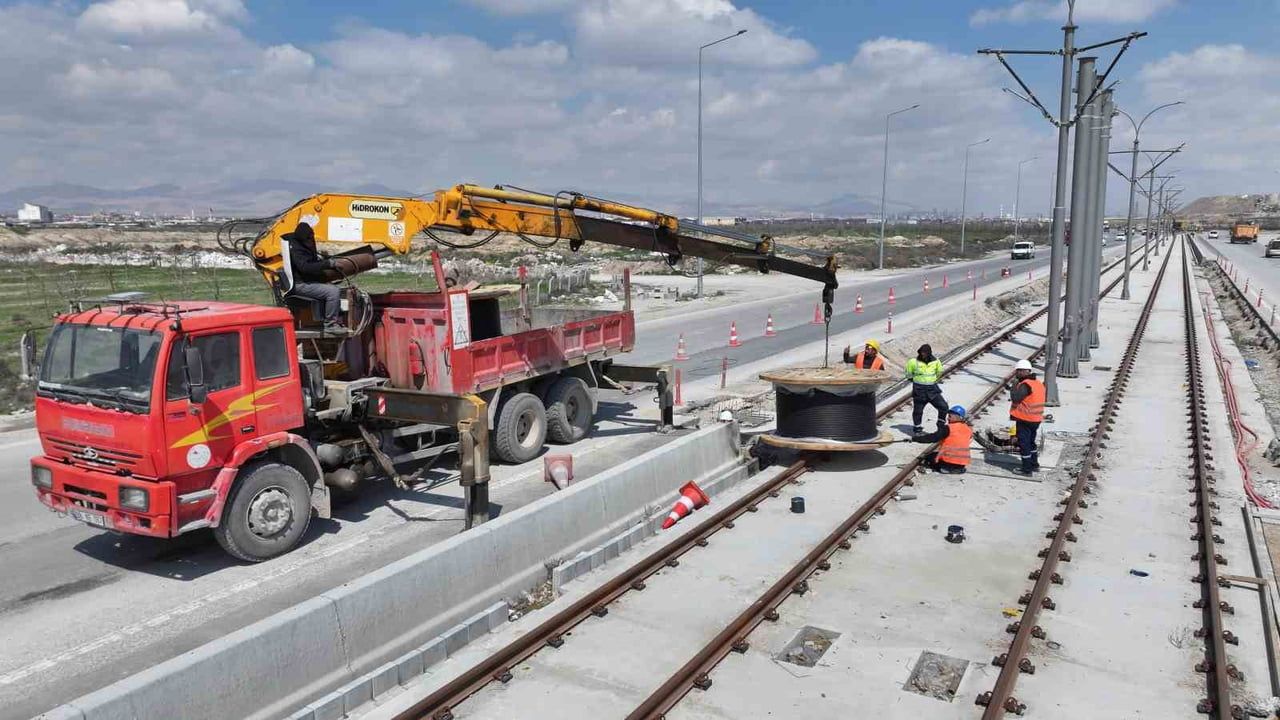 Başkan Altay: Stadyum-Şehir Hastanesi Tramvay Hattı'nda çalışmalar yoğun şekilde devam ediyor