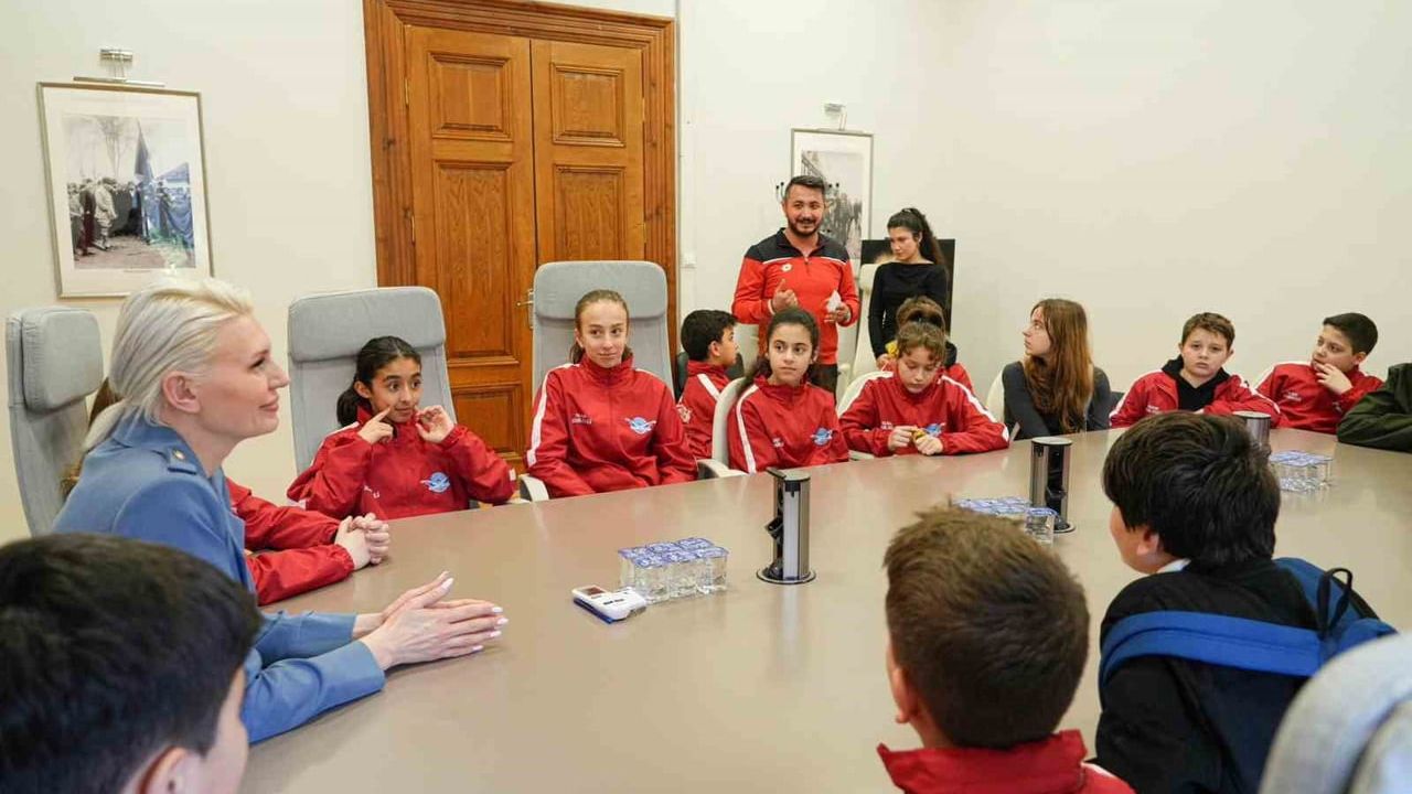 Başkan Subaşı, Bilecik Gençlik ve Spor Kulübü sualtı hokeyi takımlarını ağırladı