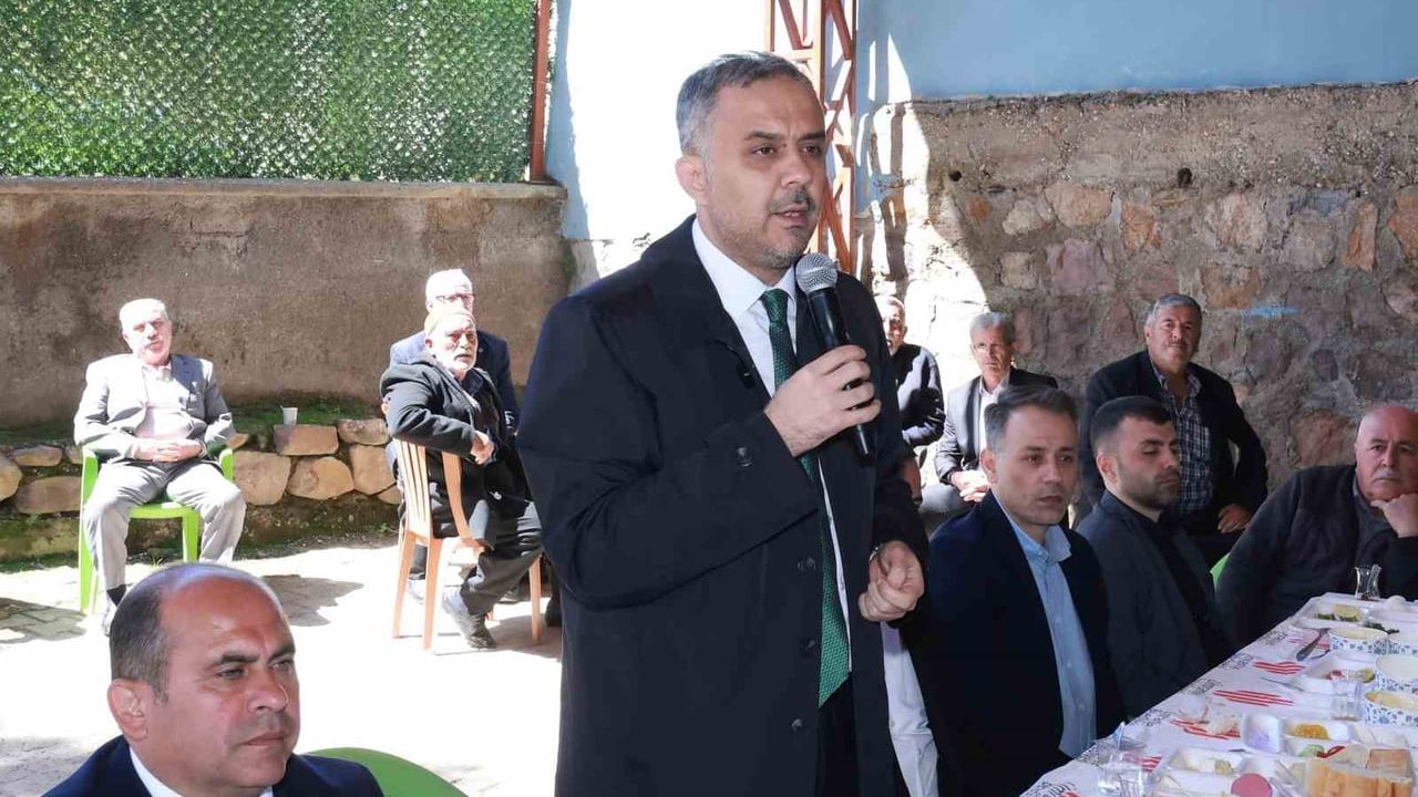 Başkan Toptaş: 'Muhtarlarımızdan gelen her talep, bizim için bir görevdir' — Onikişubat’ta 33 muhtarla istişare toplantısı