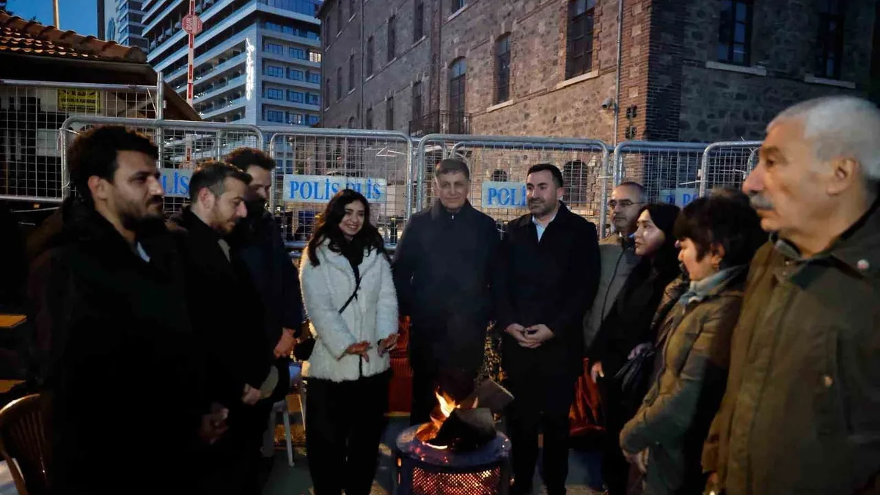 Başkan Tugay: 'Sonuç alana kadar vazgeçmeyeceğiz' — Meslek Fabrikası önündeki nöbet üçüncü gününde