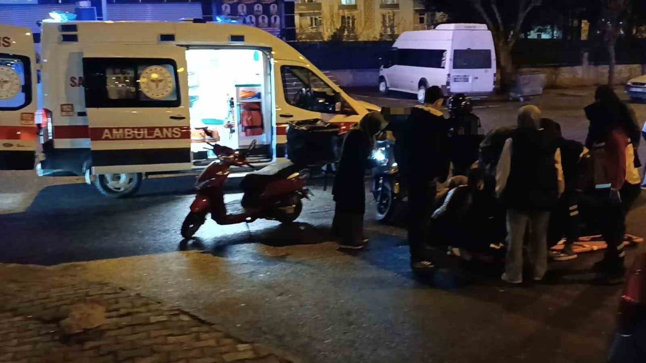 Batman'da Belde Mahallesi'nde motosikletten savrulan kurye yaralandı